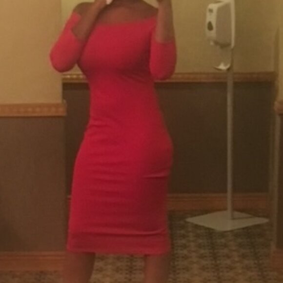 Red Off the Shoulder Dress - Picture 4 of 4